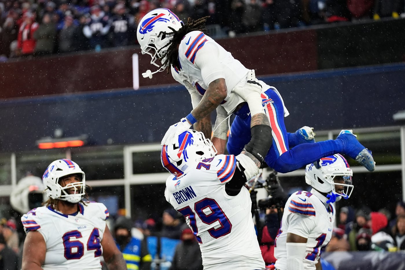 Bills rally from 21-point deficit to beat Patriots 35-31, stay alive in AFC East race | iNFOnews.ca Bills rally from 21-point deficit to beat Patriots 35-31, stay alive in AFC East race | iNFOnews.ca