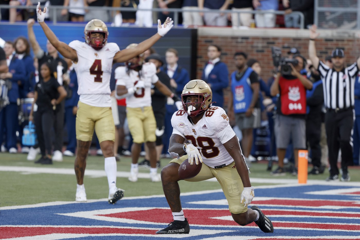 No. 14 SMU moves closer to ACC title game by beating Boston College 38-28 for 7th win in a row | iNFOnews.ca No. 14 SMU moves closer to ACC title game by beating Boston College 38-28 for 7th win in a row | iNFOnews.ca