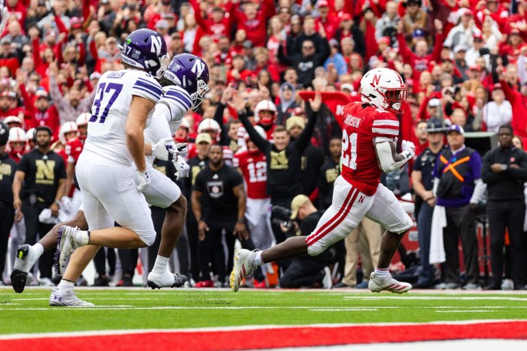 Nebraska grinds out winning touchdown drive after blowing lead, beats Northwestern 28-21 | iNFOnews.ca Nebraska grinds out winning touchdown drive after blowing lead, beats Northwestern 28-21 | iNFOnews.ca