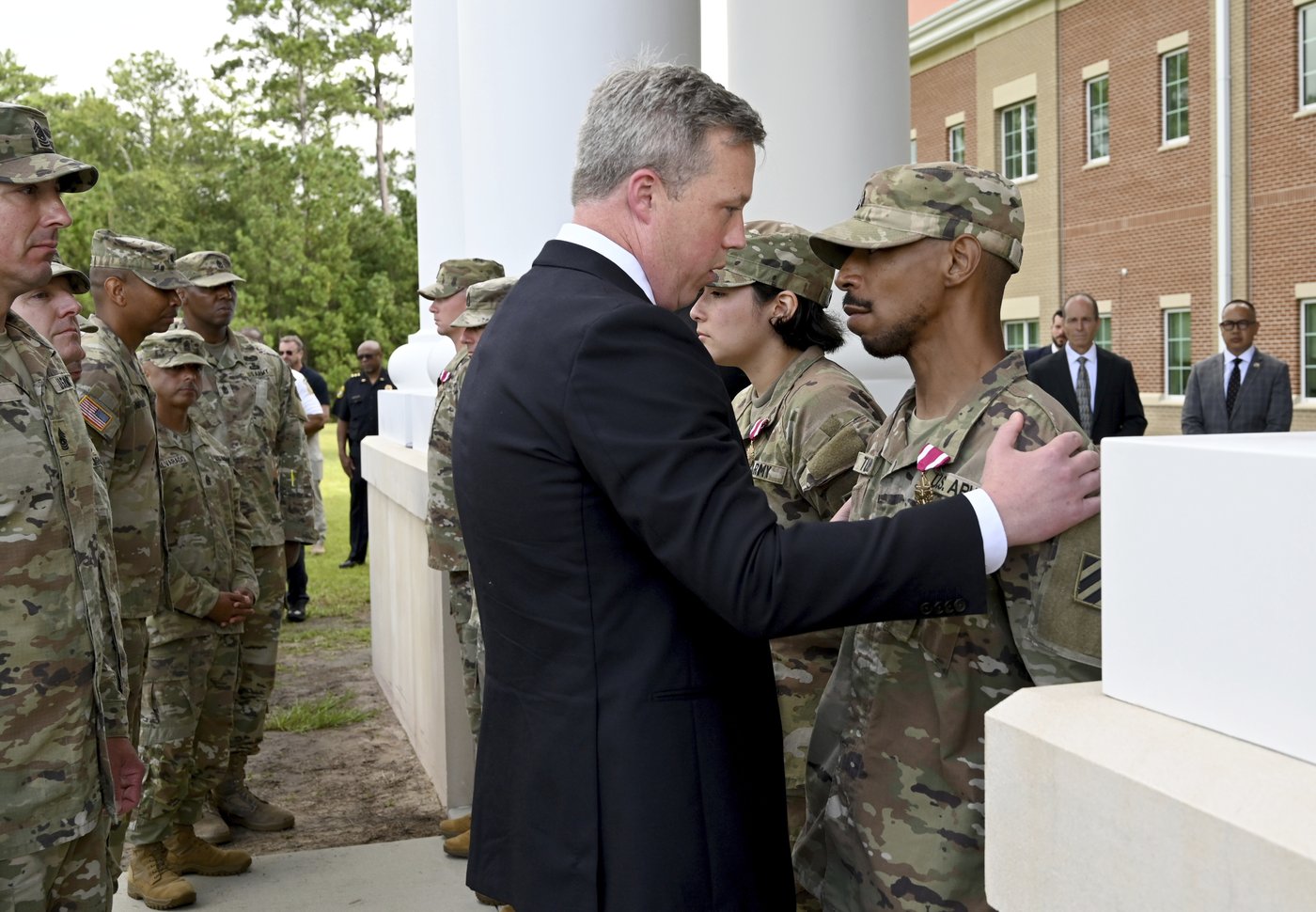 Soldiers hailed as heroes for tackling armed assailant at Georgia Army base | iNFOnews.ca Soldiers hailed as heroes for tackling armed assailant at Georgia Army base | iNFOnews.ca