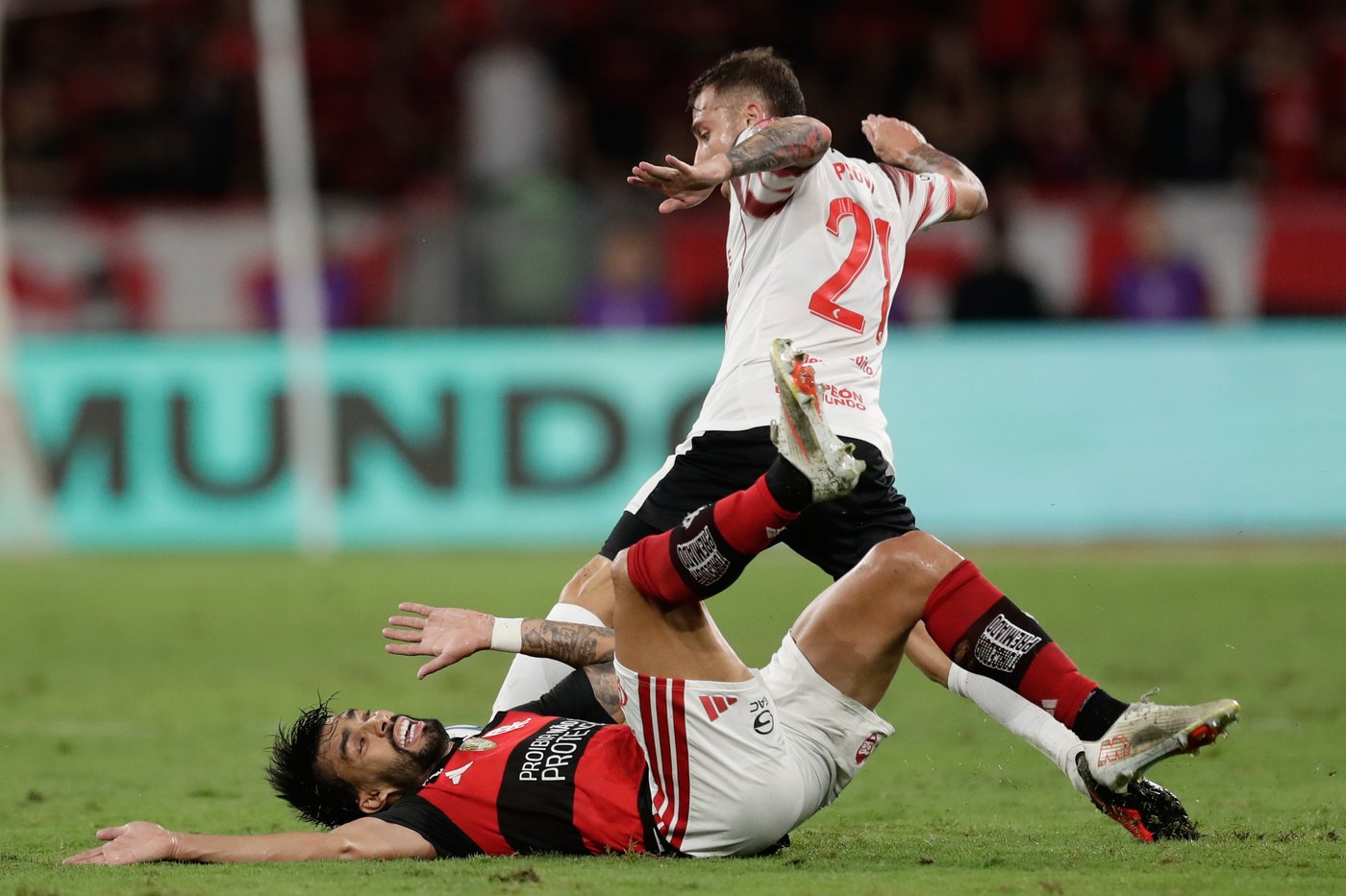 Muslera’s 3 penalty saves lift 10-man Estudiantes past Flamengo into Libertadores final | iNFOnews.ca Muslera’s 3 penalty saves lift 10-man Estudiantes past Flamengo into Libertadores final | iNFOnews.ca
