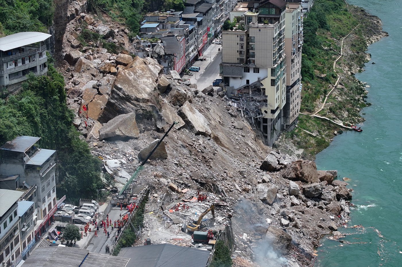 Landslide in China's Chongqing kills at least 8 and leaves 34 missing | iNFOnews.ca