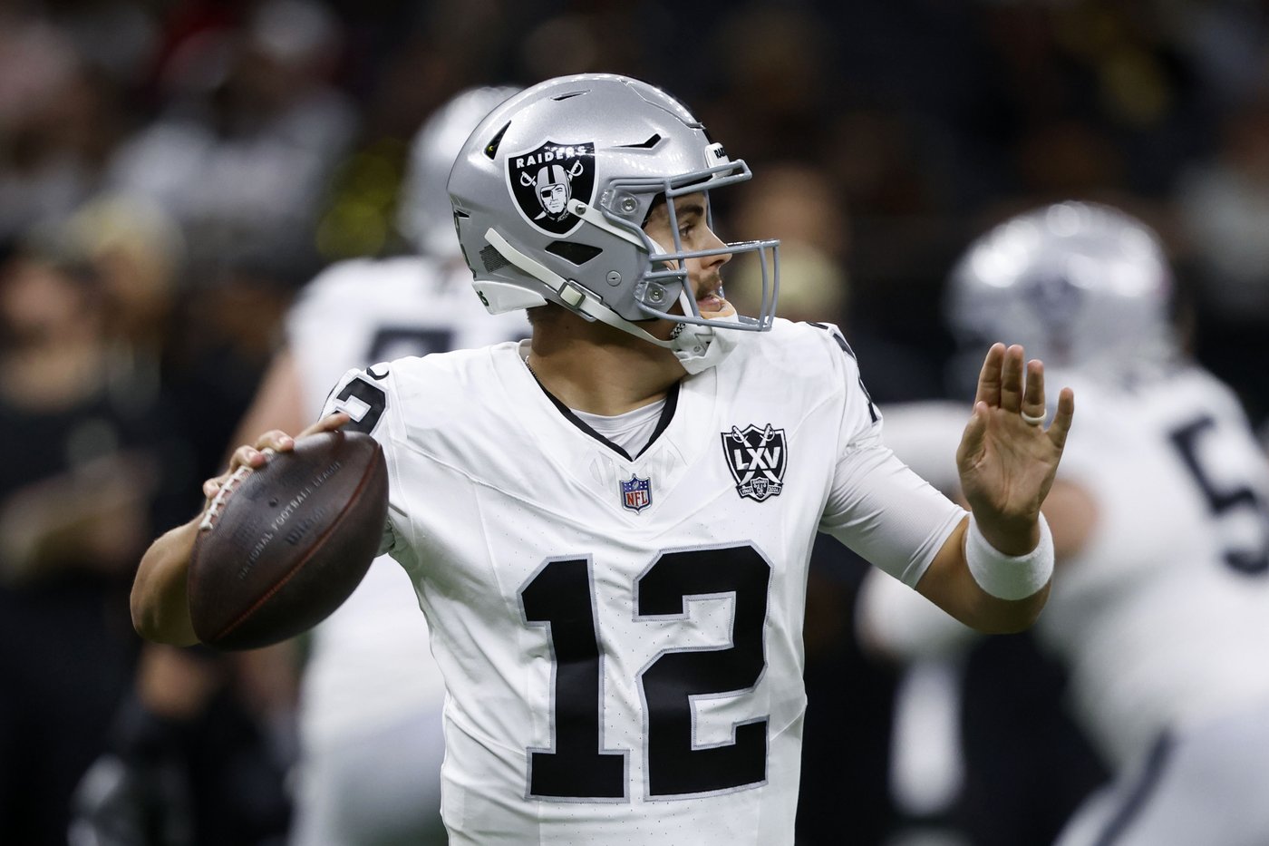 Brock Bowers sets NFL rookie records as the Raiders roll to a 25-10 victory over the Saints | iNFOnews.ca Brock Bowers sets NFL rookie records as the Raiders roll to a 25-10 victory over the Saints | iNFOnews.ca