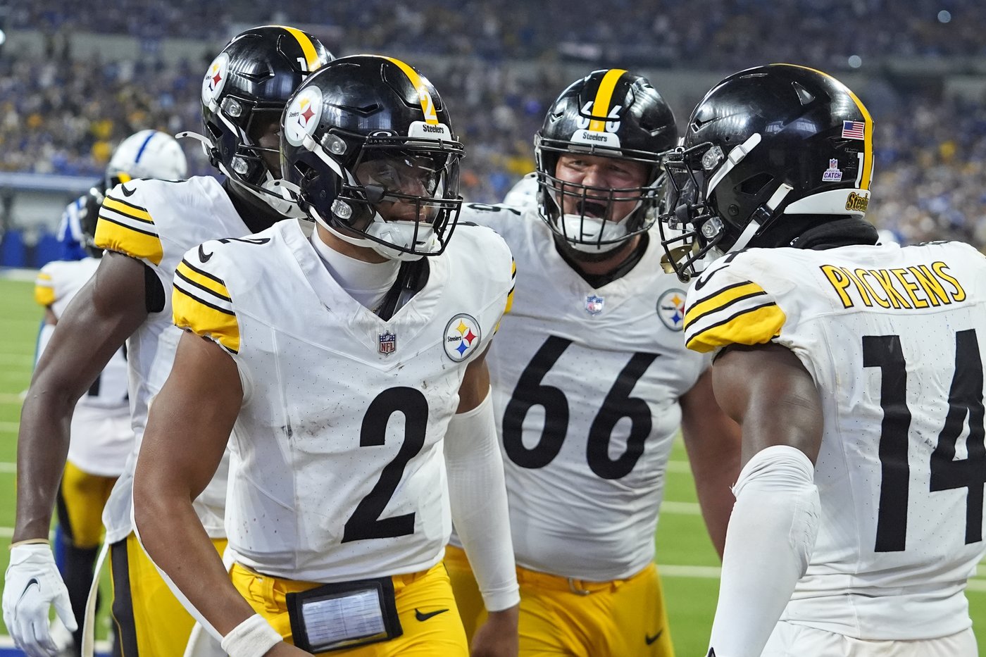 Joe Flacco relieves injured Anthony Richardson and helps Colts hold off Steelers 27-24 | iNFOnews.ca