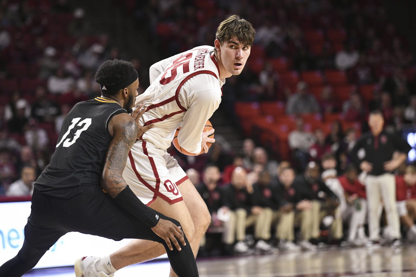 Moore, Fears help No. 12 Oklahoma put away Prairie View 89-67 to remain unbeaten | iNFOnews.ca Moore, Fears help No. 12 Oklahoma put away Prairie View 89-67 to remain unbeaten | iNFOnews.ca