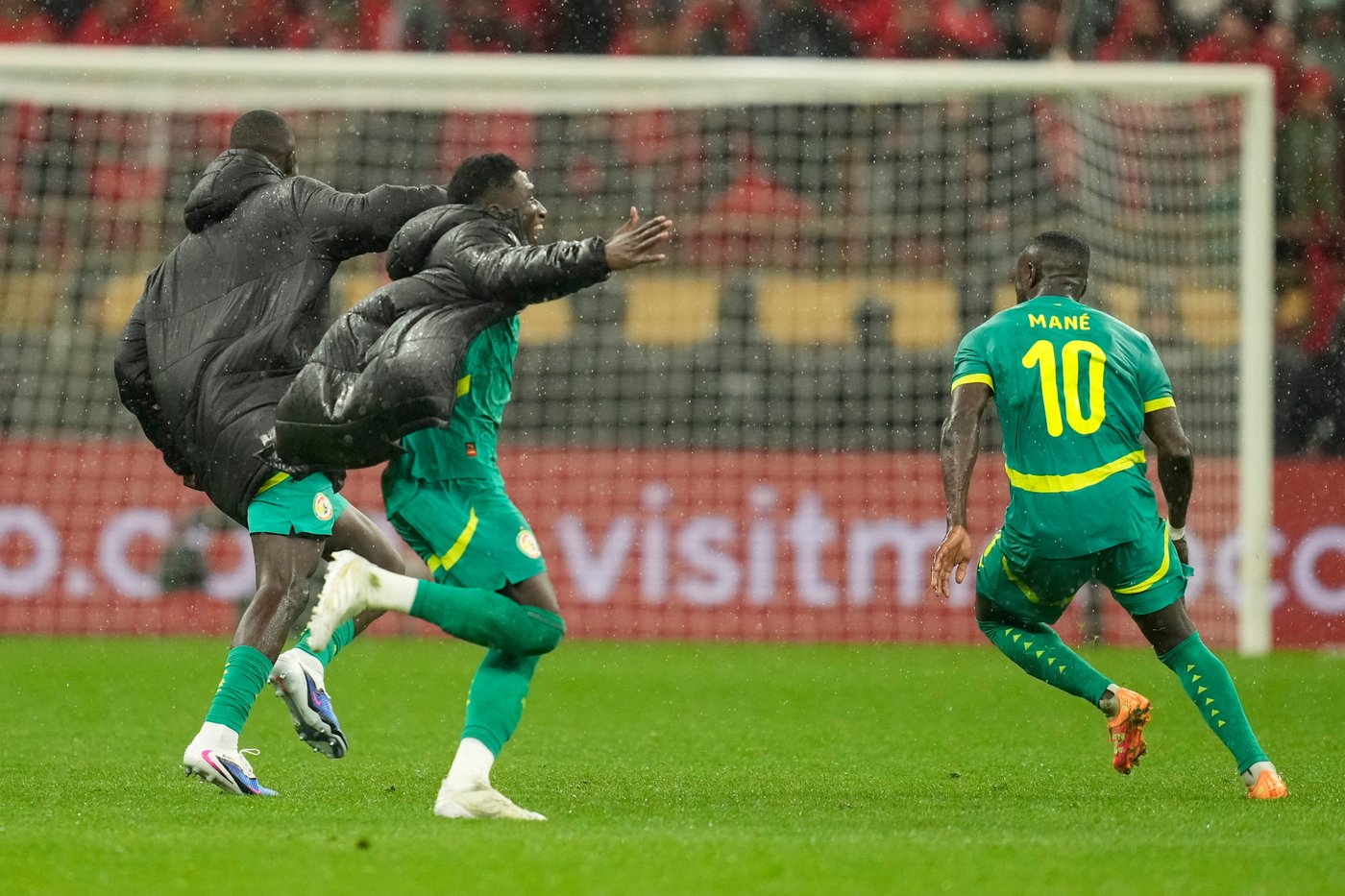 Senegal wins Africa Cup after walk-off protest, chaos over controversial penalty for host Morocco | iNFOnews.ca