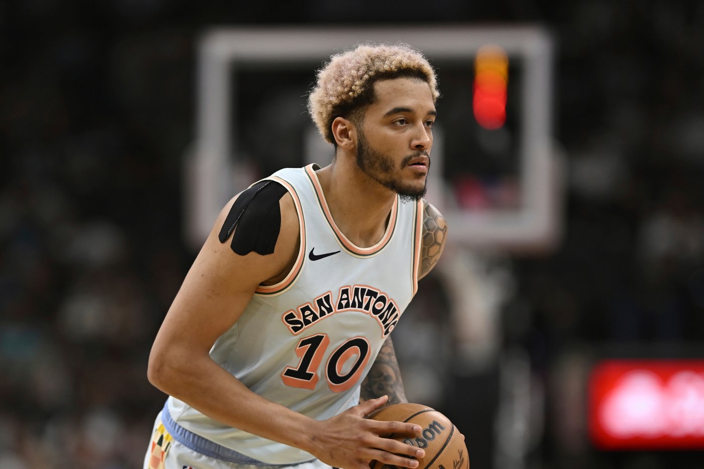 Spurs forward Jeremy Sochan to miss season opener against Mavericks with sprained left wrist | iNFOnews.ca