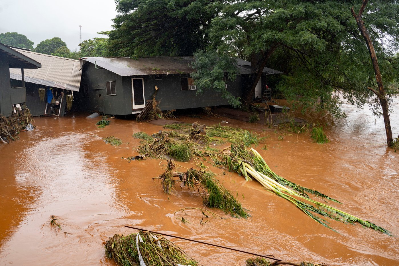 Hawaii’s worst flooding in 20 years threatens dam, prompts evacuations, as more rain looms | iNhome Hawaii’s worst flooding in 20 years threatens dam, prompts evacuations, as more rain looms | iNhome