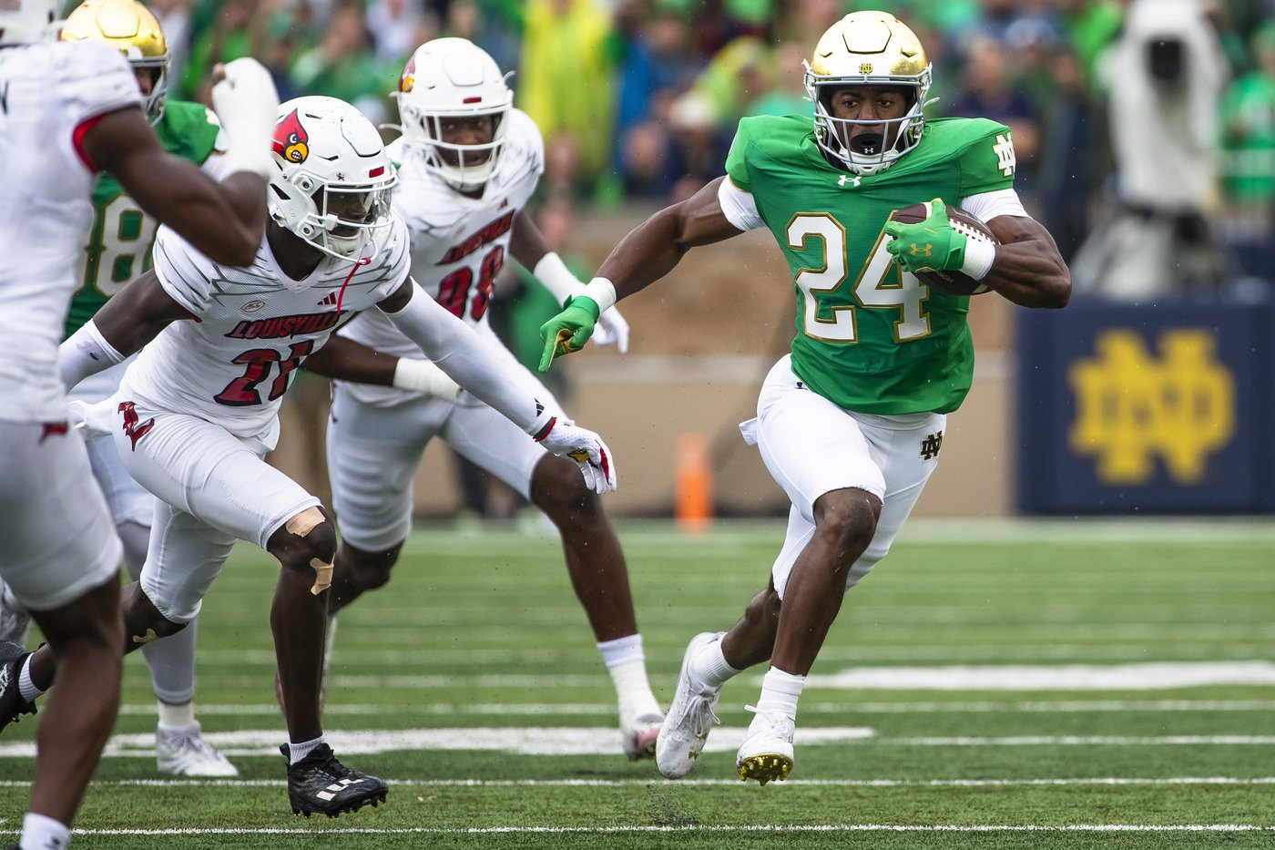 No. 16 Notre Dame holds off No. 15 Louisville comeback for 31-24 victory | iNFOnews.ca