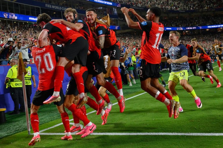 Austria, Algeria trade goals in stoppage time, both advance at World Cup with stunning 3-3 draw | iNFOnews.ca