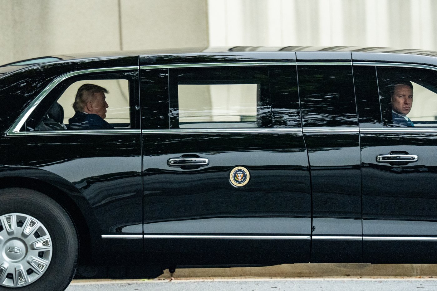 Trump wraps up 3-hour medical visit to Walter Reed and declares 'Everything checked out PERFECTLY' | iNFOnews.ca