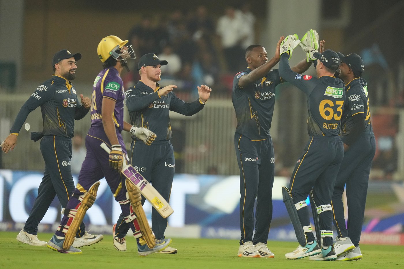 Gujarat breaks into the IPL top four with five-wicket win over winless Kolkata | iNFOnews.ca