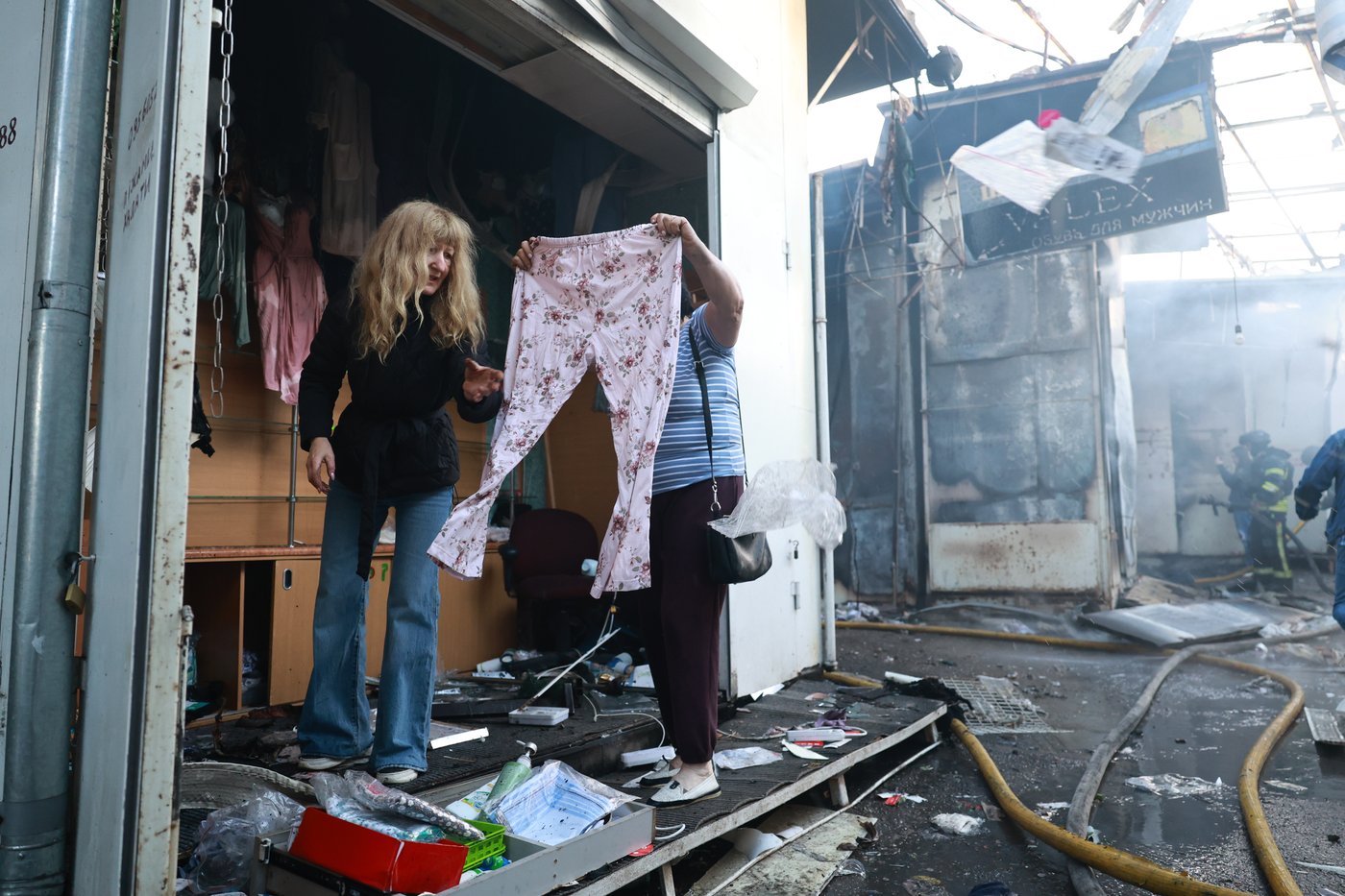 Russian and Ukrainian strikes leave 10 dead as Trump calls on Zelenskyy to 'settle with Putin' | iNFOnews.ca Russian and Ukrainian strikes leave 10 dead as Trump calls on Zelenskyy to 'settle with Putin' | iNFOnews.ca
