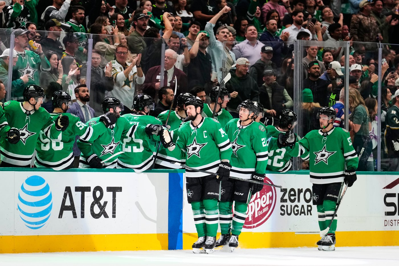 Benn's power-play goal, Oettinger's 25 saves lead Stars past Golden Knights 2-1 | iNFOnews.ca Benn's power-play goal, Oettinger's 25 saves lead Stars past Golden Knights 2-1 | iNFOnews.ca