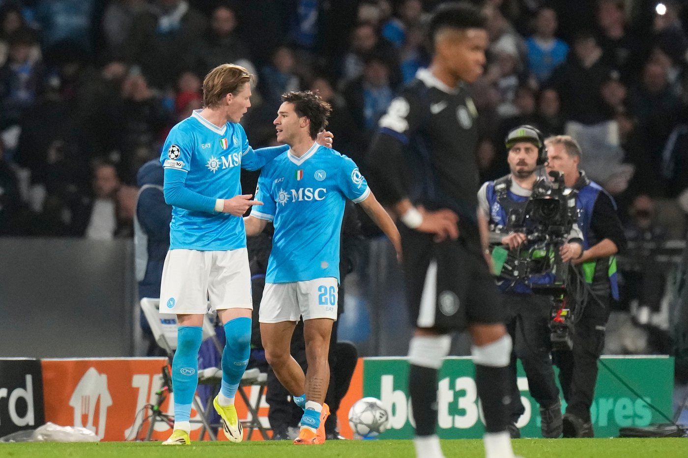 Vergara's stunning goal evokes Maradona magic in Napoli's crucial Champions League match | iNFOnews.ca