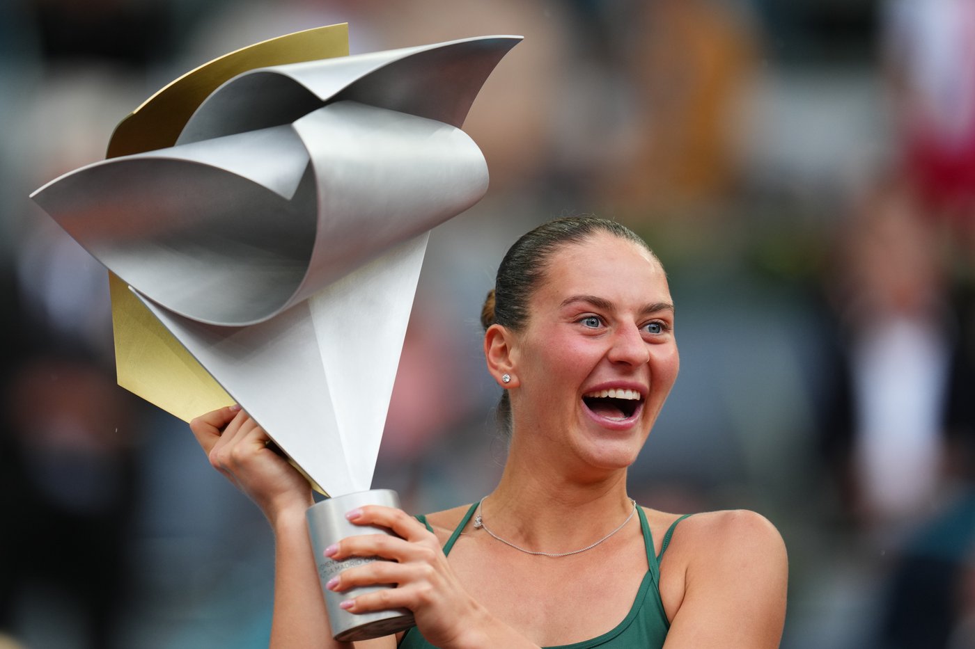Kostyuk of Ukraine beats Russian opponent Andreeva to win Madrid Open title | iNFOnews.ca Kostyuk of Ukraine beats Russian opponent Andreeva to win Madrid Open title | iNFOnews.ca