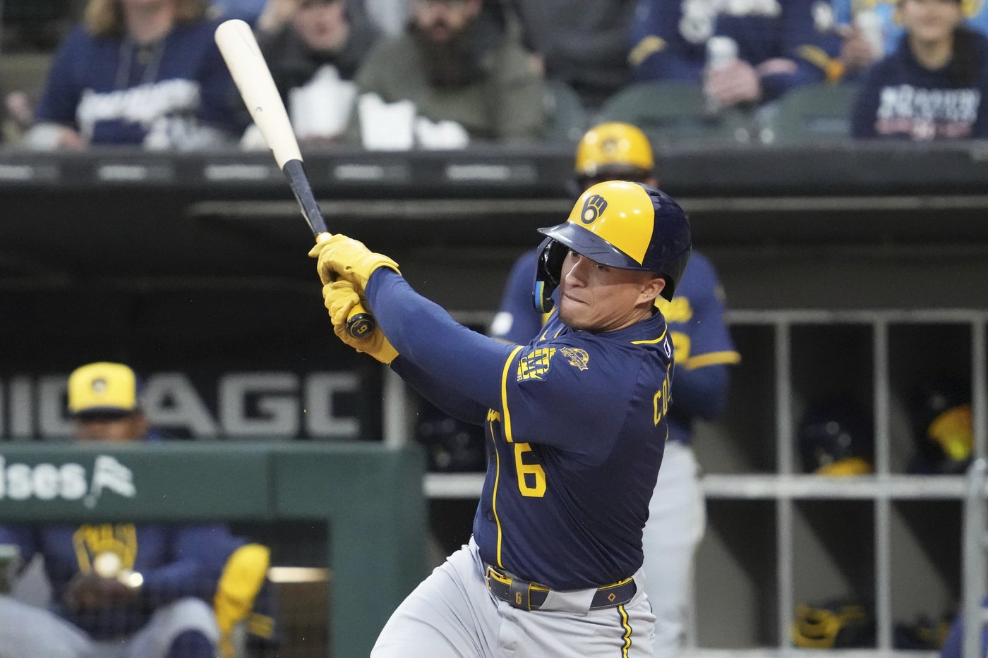 Jake Bauers hits 2-run double in the 8th inning to help the Brewers beat the White Sox 6-4 | iNFOnews.ca