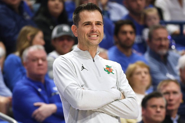 Florida basketball coach Todd Golden gets another contract extension and a $1.5M raise | iNFOnews.ca