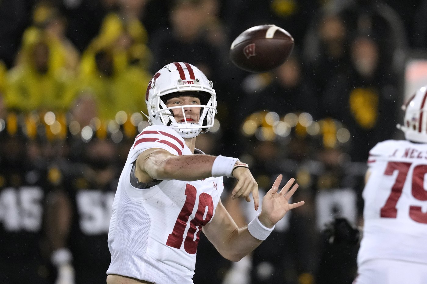 Big Ten schedule has No. 1 Oregon visiting Wisconsin while Nebraska faces off with USC | iNFOnews.ca