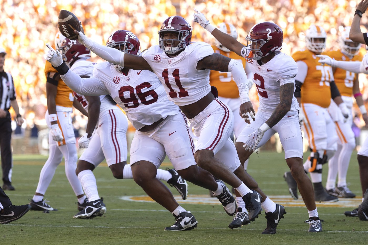 Sampson scores twice, Iamaleava overcomes early struggles in Tennessee's 24-17 victory over Alabama | iNFOnews.ca