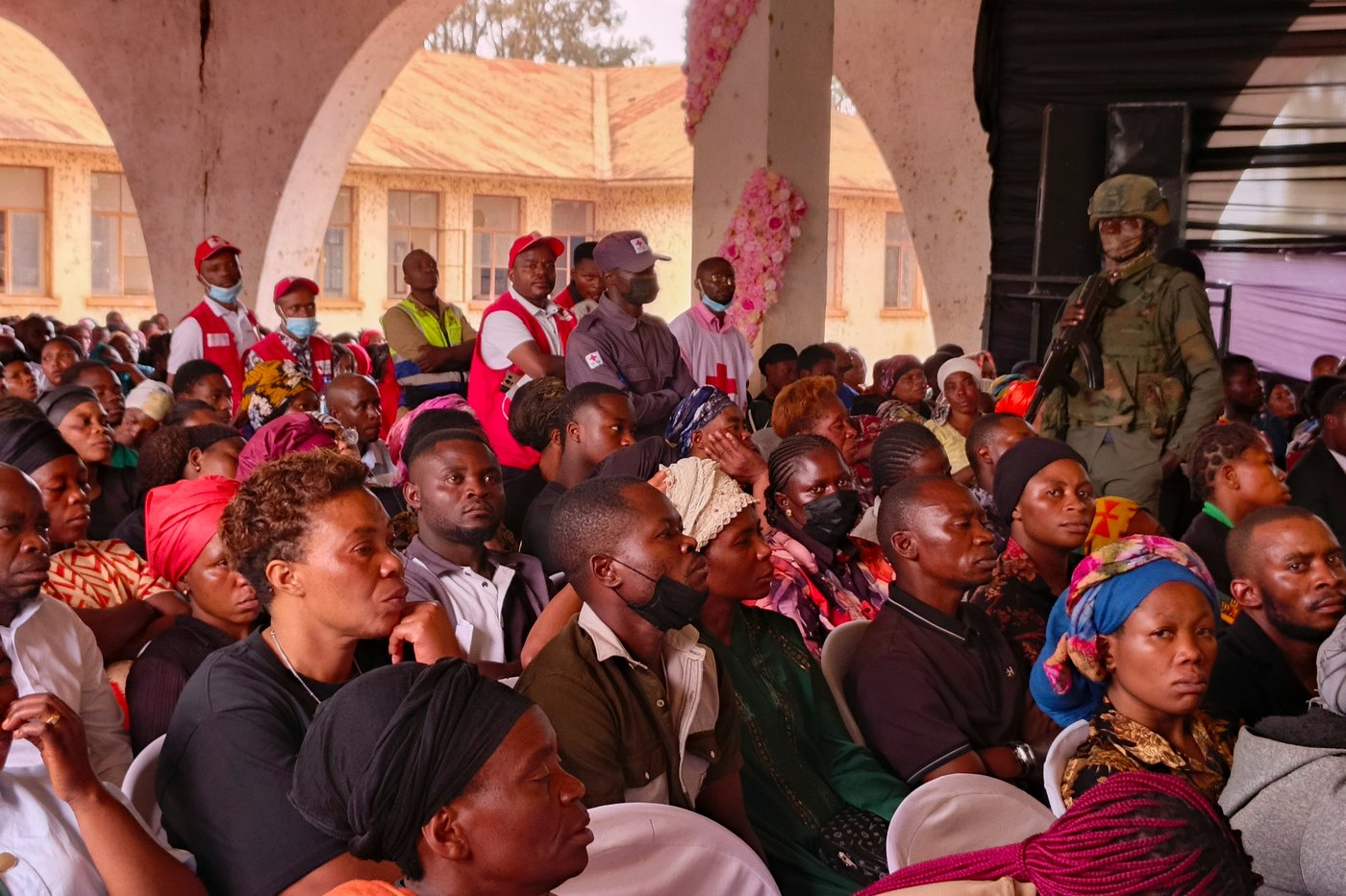 Hundreds gather in eastern Congo to mourn victims of school fires | iNFOnews.ca