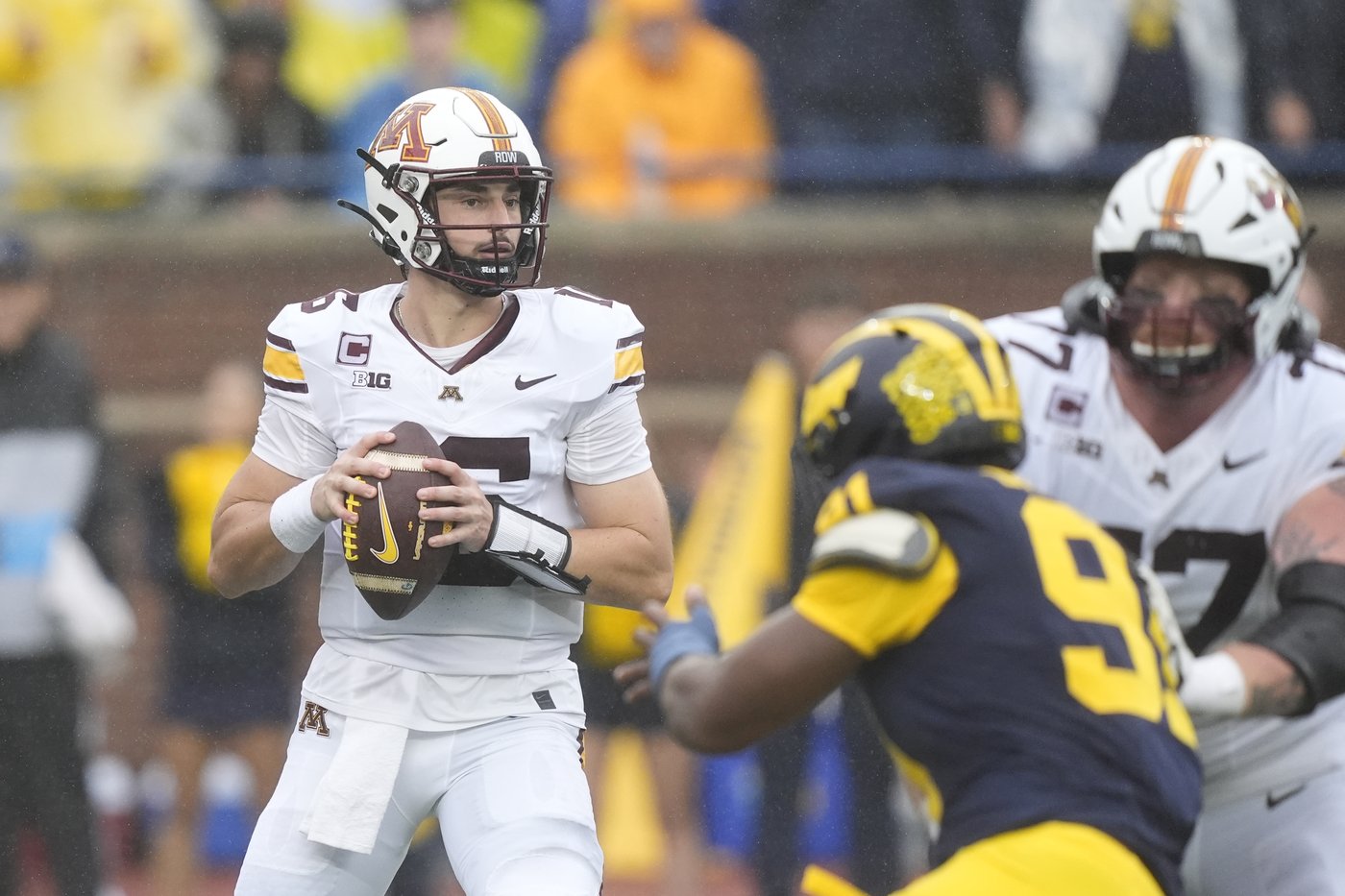 No. 11 USC takes momentum on road to Minnesota after 2nd half surge against Wisconsin | iNFOnews.ca