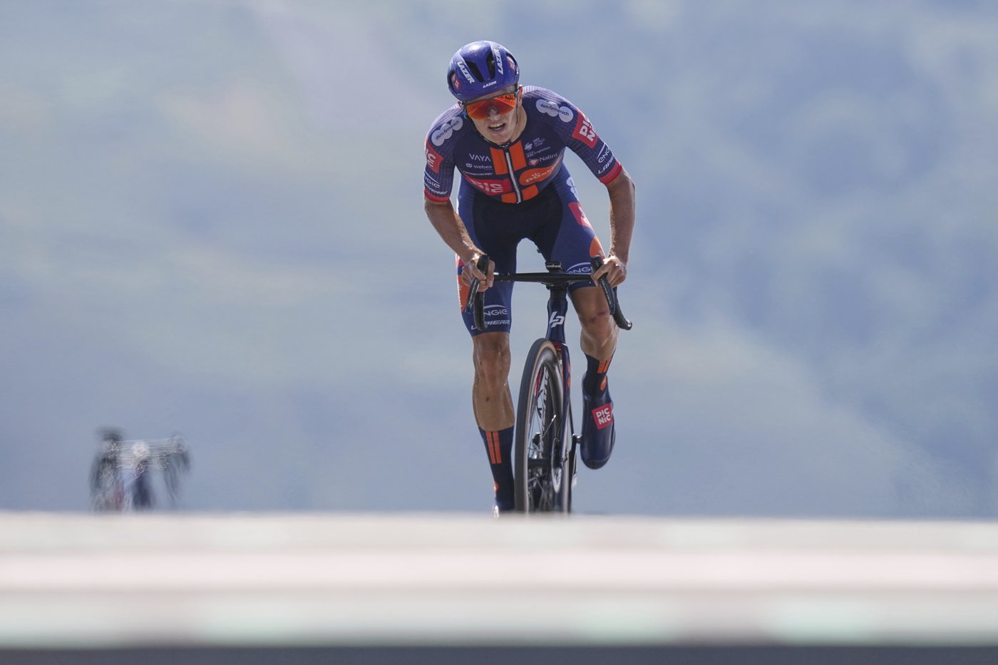 Pogačar crushes rivals in brutal uphill time trial and solidifies Tour lead | iNFOnews.ca