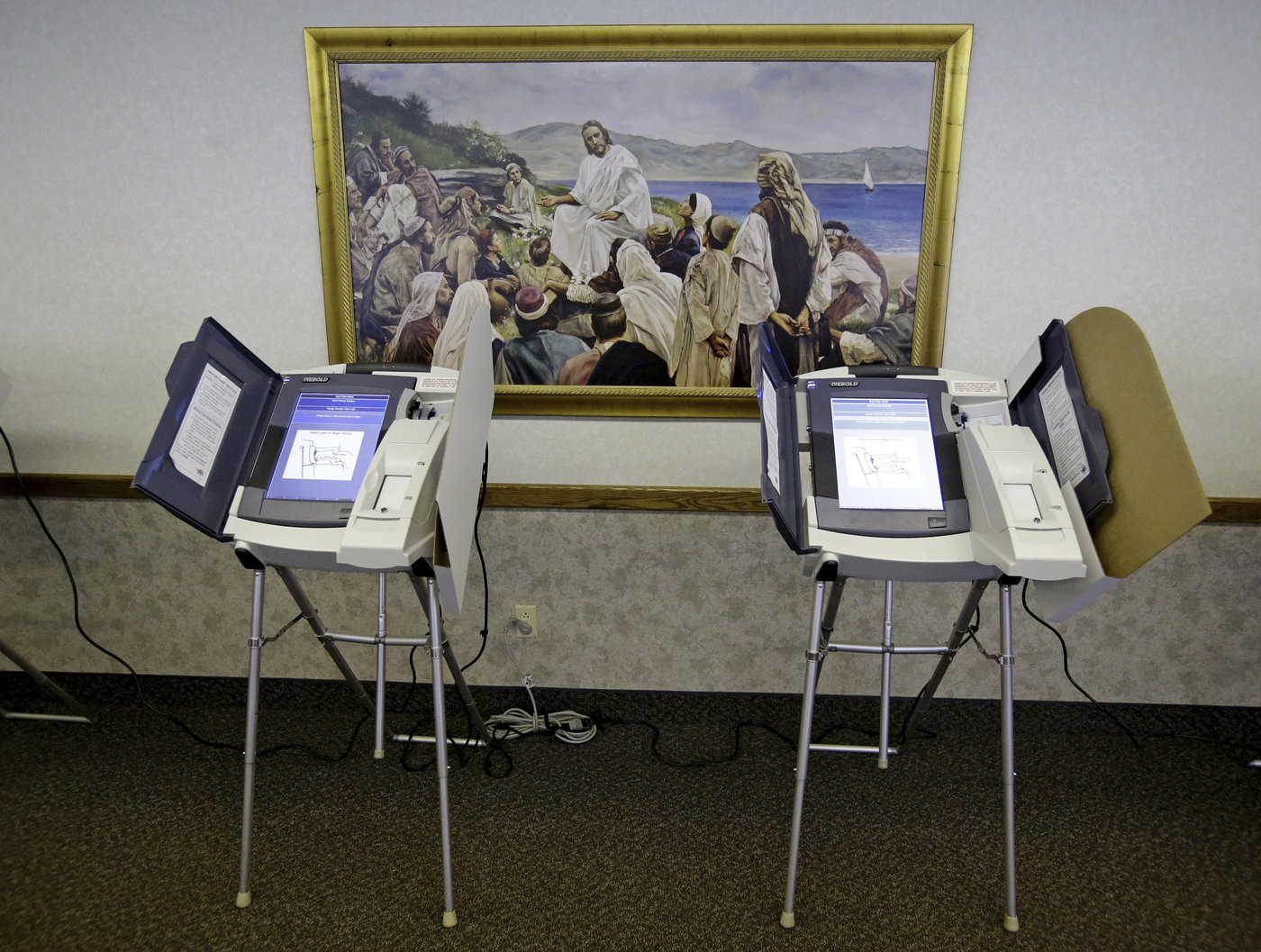The Latest: Both presidential candidates making appearances to fire up core supporters | iNFOnews.ca