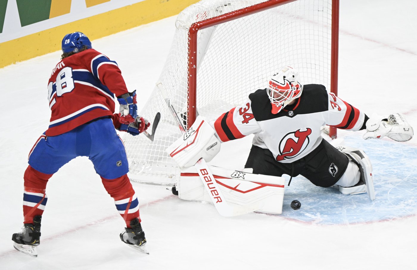 Jake Allen posts 34-save shutout, Devils blank slumping Canadiens 4-0 | iNFOnews.ca