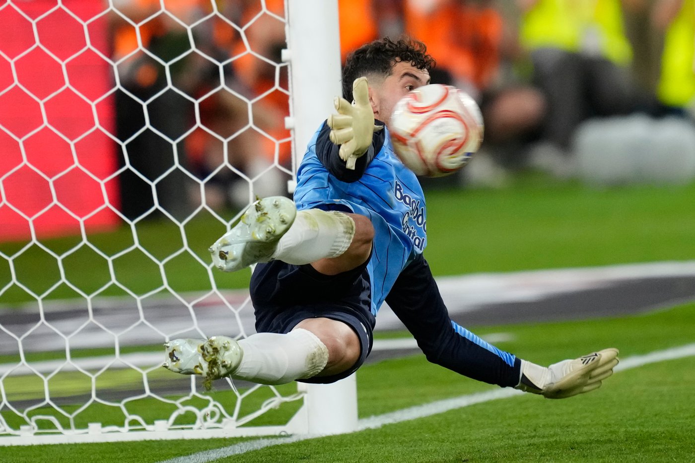 Sociedad beats Atletico on penalties to win Copa del Rey. American coach Matarazzo lifts 1st title | iNFOnews.ca Sociedad beats Atletico on penalties to win Copa del Rey. American coach Matarazzo lifts 1st title | iNFOnews.ca