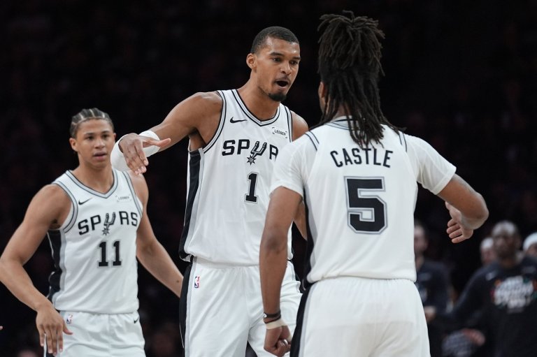 Stephon Castle gives the Spurs 32 points in a 139-109 blowout to eliminate Timberwolves in Game 6 | iNFOnews.ca