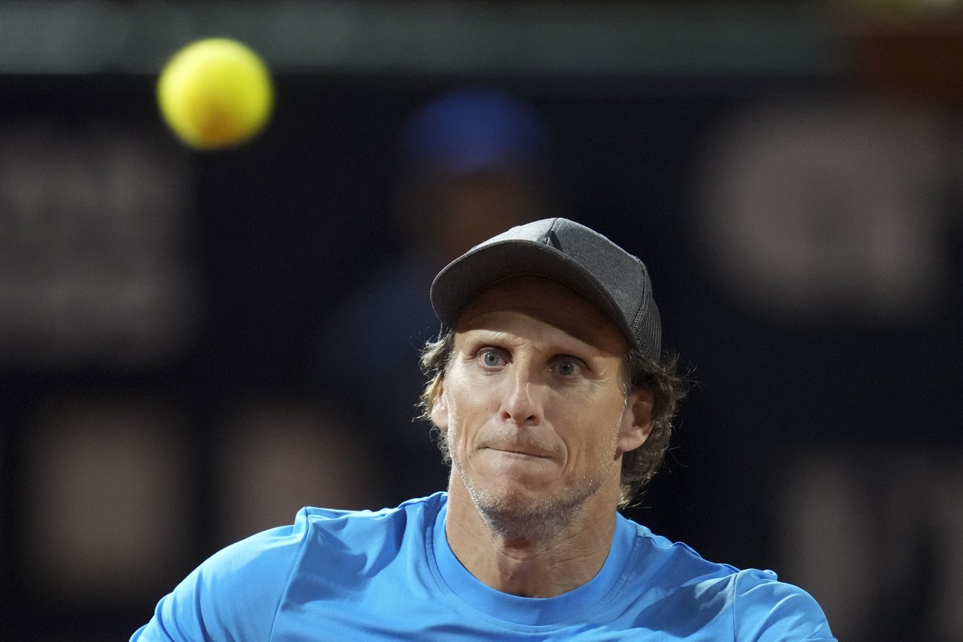 Diego Forlán's debut in professional tennis begins with a doubles loss at the Uruguay Open | iNFOnews.ca