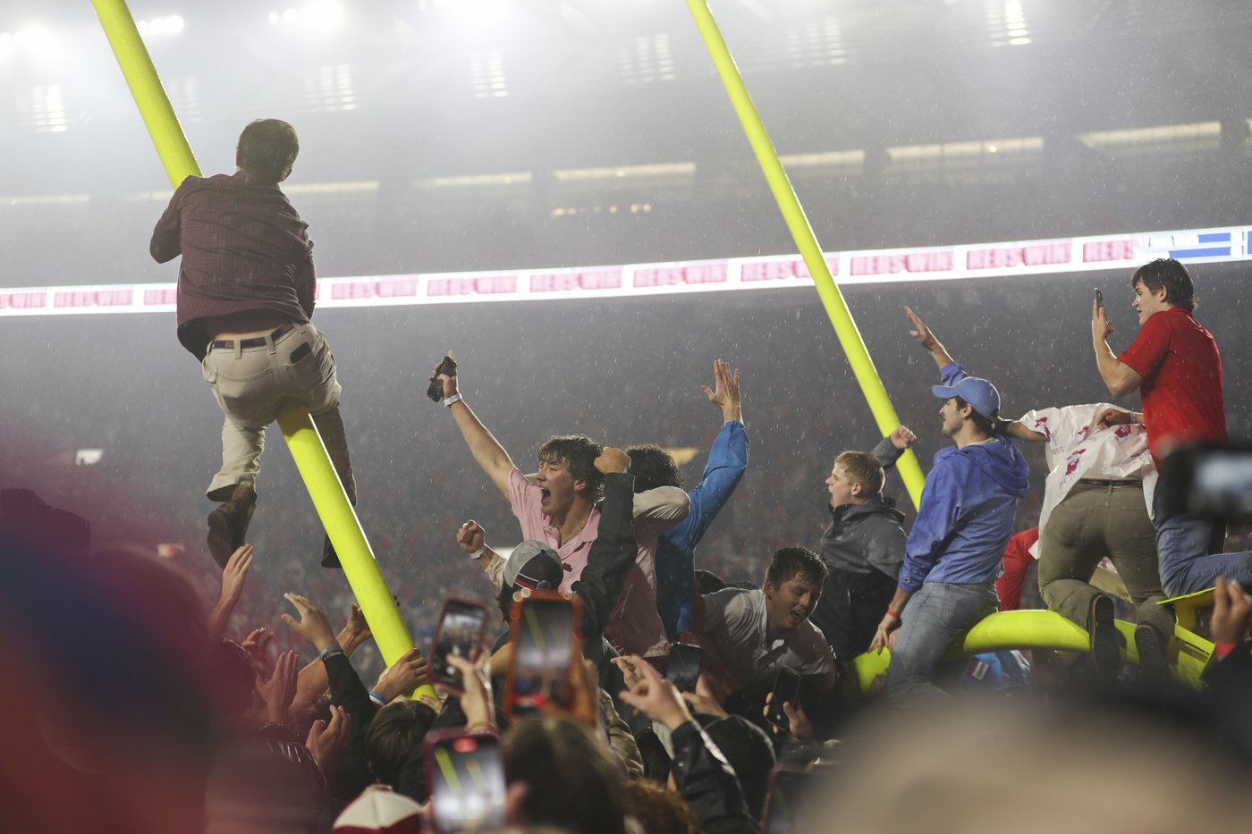 Georgia coach Kirby Smart regrets calling player an 'idiot' for appearing to celebrate after loss | iNFOnews.ca Georgia coach Kirby Smart regrets calling player an 'idiot' for appearing to celebrate after loss | iNFOnews.ca