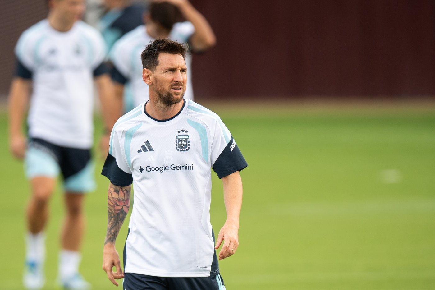 Messi sits out Argentina’s friendly against Honduras while managing muscle fatigue, hamstring strain | iNFOnews.ca