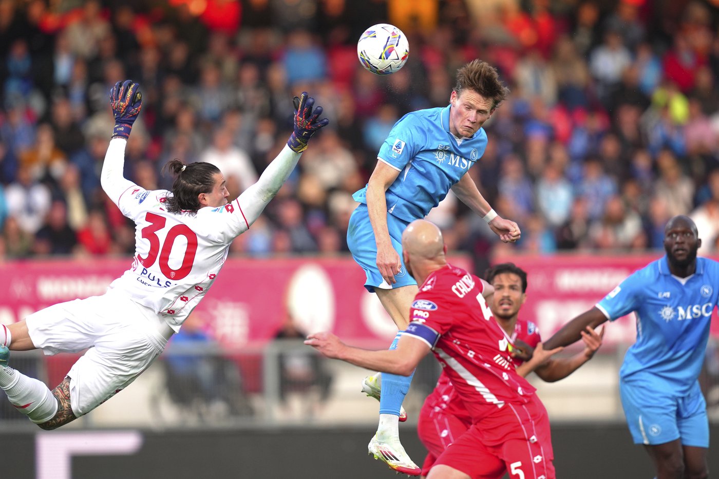McTominay meets Conte's demand and lifts Napoli level with Serie A leader Inter | iNFOnews.ca
