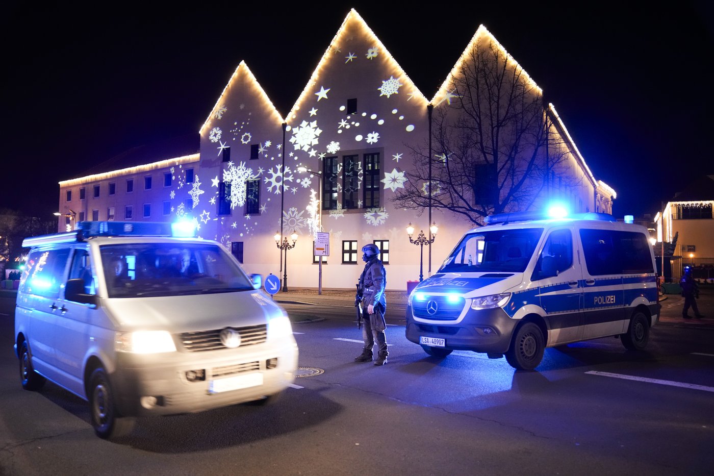 At least 2 dead and 60 hurt after a car drives into a German Christmas market in a suspected attack | iNFOnews.ca At least 2 dead and 60 hurt after a car drives into a German Christmas market in a suspected attack | iNFOnews.ca