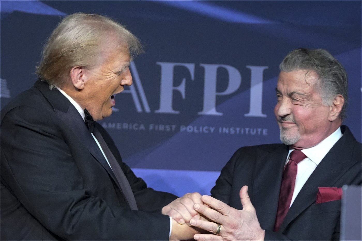 Donald Trump vows to help ‘troubled’ Hollywood with Mel Gibson, Jon Voight and Sylvester Stallone | iNFOnews.ca Donald Trump vows to help ‘troubled’ Hollywood with Mel Gibson, Jon Voight and Sylvester Stallone | iNFOnews.ca