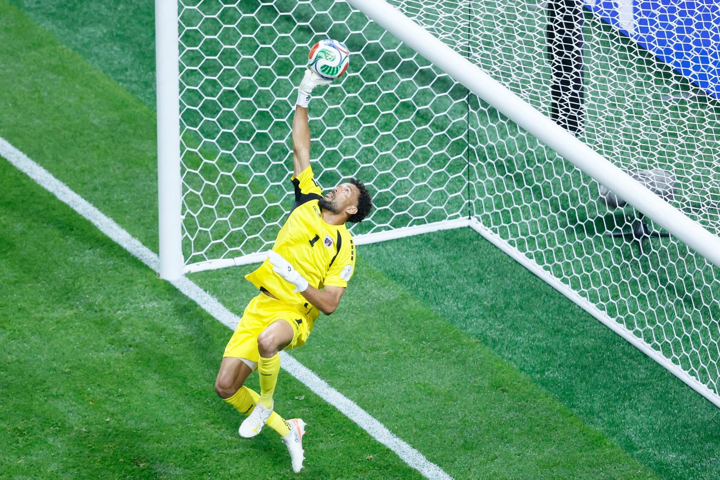 Cape Verde’s star goalkeeper Vozinha gets a family boost before Uruguay clash | iNFOnews.ca Cape Verde’s star goalkeeper Vozinha gets a family boost before Uruguay clash | iNFOnews.ca