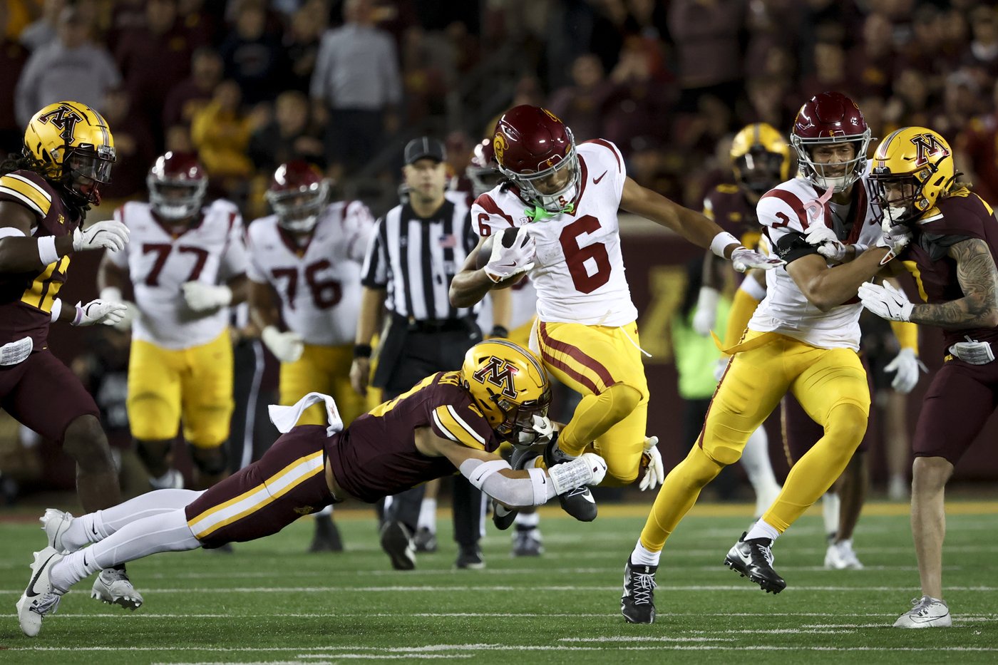 Minnesota upsets No. 11 USC 24-17 on Brosmer's 4th-and-goal sneak with 56 seconds left | iNFOnews.ca Minnesota upsets No. 11 USC 24-17 on Brosmer's 4th-and-goal sneak with 56 seconds left | iNFOnews.ca