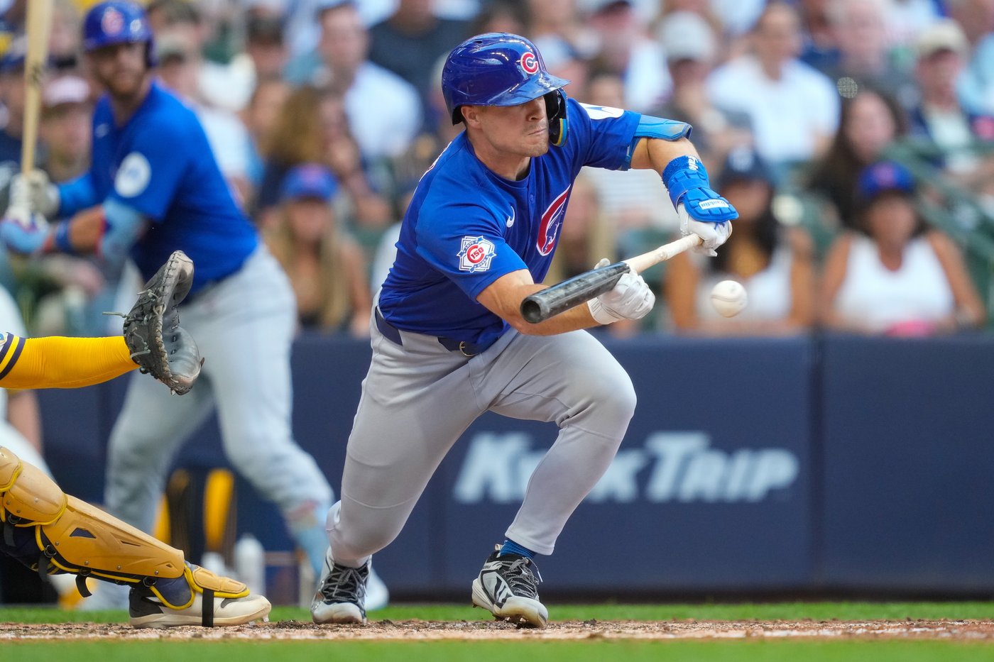 Brewers rally in 8th and hold off comeback attempt in 9th for 4-3 win over Cubs | iNFOnews.ca