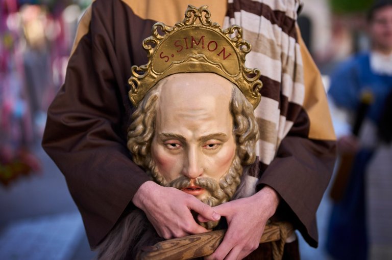 Spain begins Holy Week with processions, palm branches and familiar faces | iNFOnews.ca