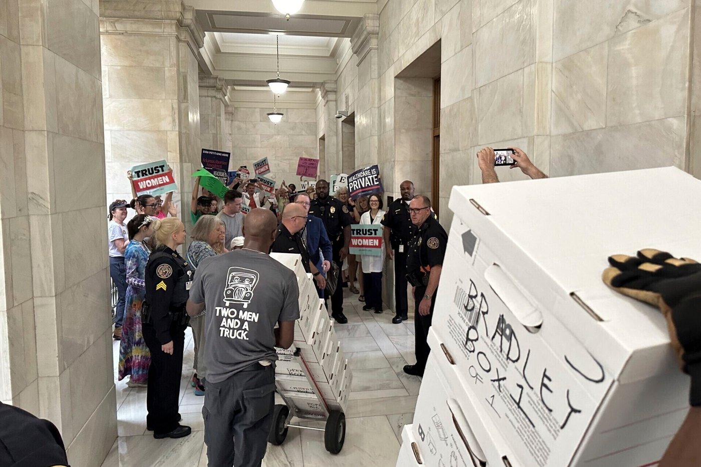 Challengers score victories in lawsuit against Arkansas' restrictions on citizen ballot initiatives | iNFOnews.ca Challengers score victories in lawsuit against Arkansas' restrictions on citizen ballot initiatives | iNFOnews.ca