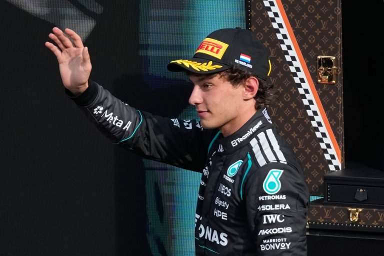 Mercedes boss Toto Wolff defends ordering Russell to let Antonelli by | iNFOnews.ca
