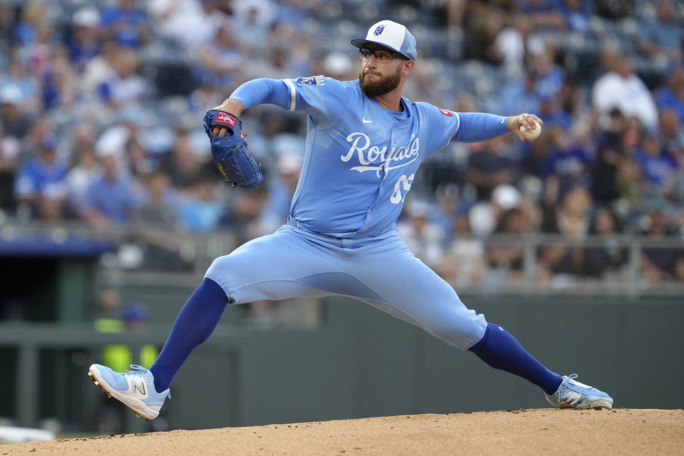 Royals delay Blue Jays' playoff party with 2-1 win behind Cameron | iNFOnews.ca Royals delay Blue Jays' playoff party with 2-1 win behind Cameron | iNFOnews.ca