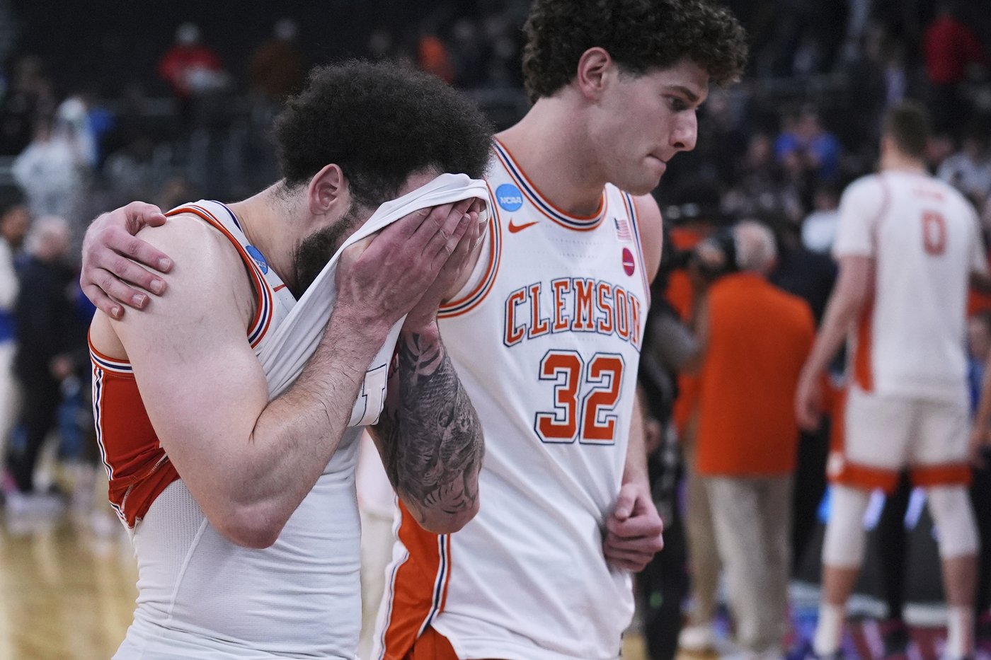 Fewer than 1% of March Madness brackets remain perfect after first day of games | iNFOnews.ca Fewer than 1% of March Madness brackets remain perfect after first day of games | iNFOnews.ca