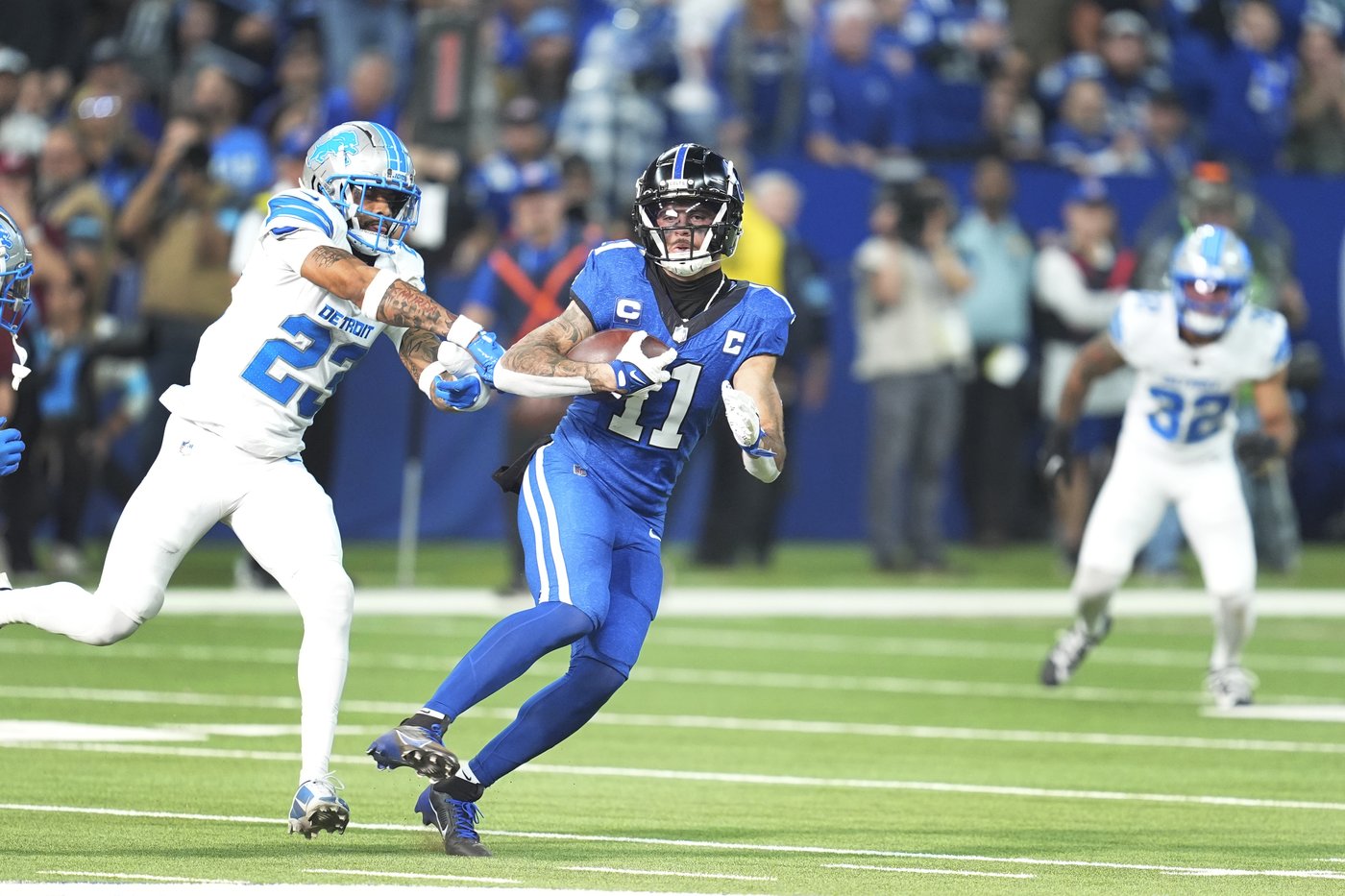 Colts defense picks up the pace as offense continues searching for answers to red zone woes | iNFOnews.ca