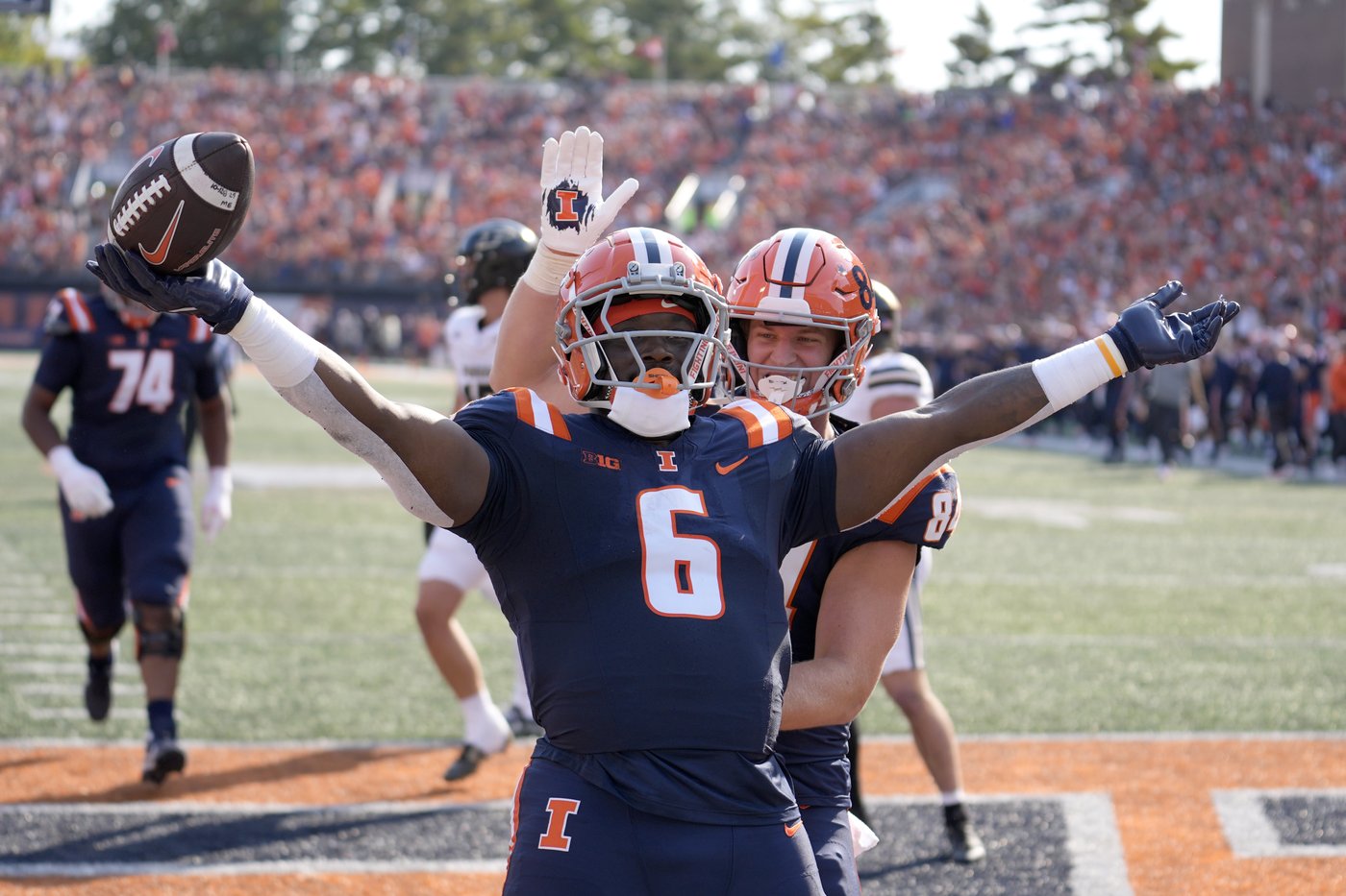 No. 23 Illinois outlasts Purdue 50-49 in overtime on sack on 2-point conversion | iNFOnews.ca No. 23 Illinois outlasts Purdue 50-49 in overtime on sack on 2-point conversion | iNFOnews.ca