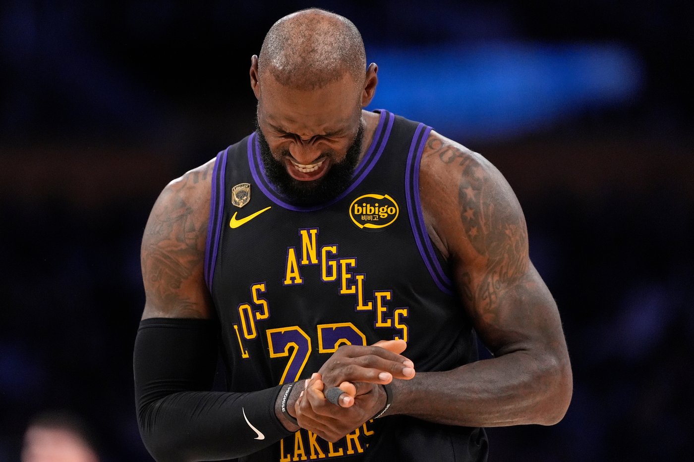 LeBron scores 28, leads short-handed Lakers past Durant's Rockets again 101-94 for 2-0 series lead | iNFOnews.ca LeBron scores 28, leads short-handed Lakers past Durant's Rockets again 101-94 for 2-0 series lead | iNFOnews.ca