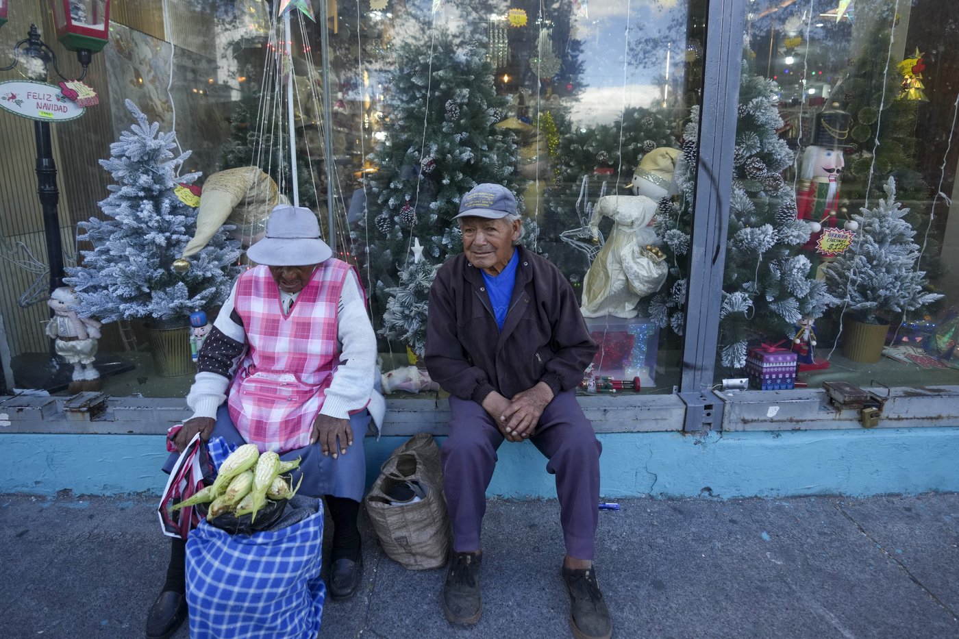 As Christmas nears, Ecuador's homes get a break from power cuts but companies still face rationing | iNFOnews.ca