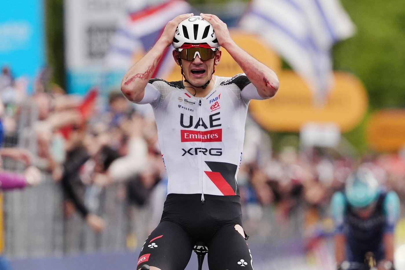 Arrieta wins stage 5 of Giro despite going the wrong way and Eulálio takes the overall lead | iNFOnews.ca